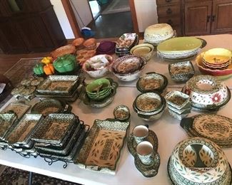 Temp-tations Bakeware...all in excellent to new condition.