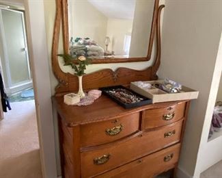 Four Drawer Antique Chest of Drawers/Mirror