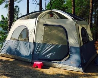 10 person tent for sale. 