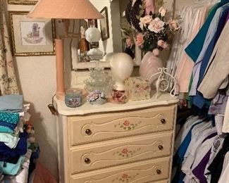 4 Drawer Chest with Mirror