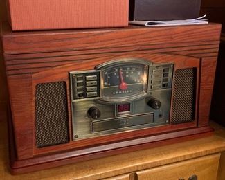 Wooden Cabinet Radio