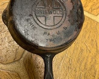 Griswold 5 Cast Iron Pan