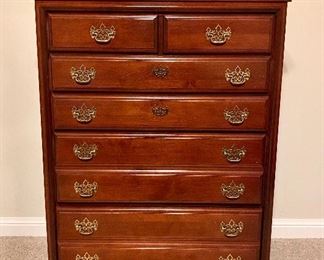 Dresser/ chest of drawers