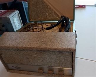 Magnavox Stereo Turntable