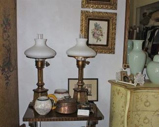 Side Table, Bronze Lamps, Arat, Ceramic Cat