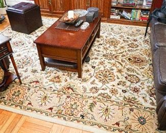 8 x 11 rug Very good condition Made in India for Macy's
