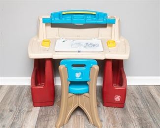 Step2 Deluxe Art Master Desk
