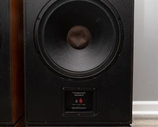 Back View Pair of vintage Klipsch chorus II 8 Ohms speakers