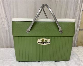 Vintage Thermos 40 qt Ice Chest w Drain
