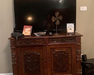 Antique Hutch with dovetail and carved woodwork