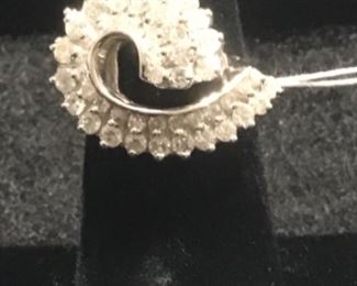 1 1/2 ct total diamonds weight ring