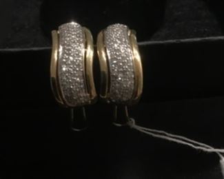Diamond yellow gold earrings 