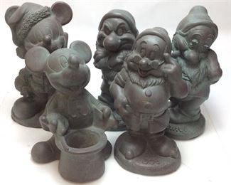DISNEY MICKEY MOUSE AND 7 DWARVES YARD ART