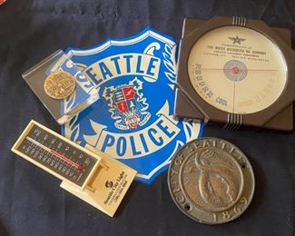 061lr Seattle Light Post Medallion More