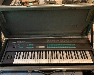232 Yamaha DX7 Digital FM Synthesizer