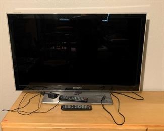 243 2010 Samsung 42 Inch Tv