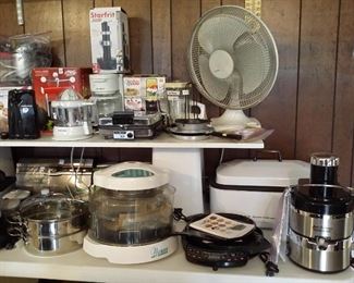 Small appliances - many are new