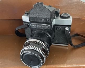USSR - Soviet medium SLR camera KIEV-60 TTL lens Volna-3 pentacon six TL