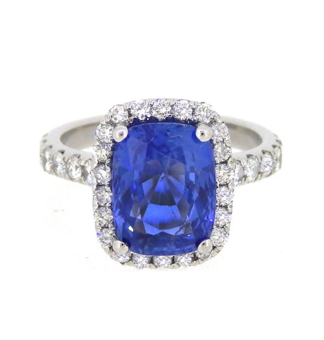 4.06ct Sapphire & 0.90ct Diamond Ring