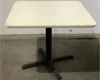 Located in: Chattanooga, TN
Vinyl Top Dining Table
Size (WDH) 36"W x 36"W x 29-1/2"H
**Sold As Is Where Is**