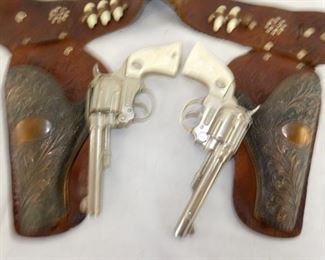 VIEW 3 WESTERN PISTOLS/HOLSTER