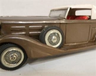 1933 CADILLAC CAR