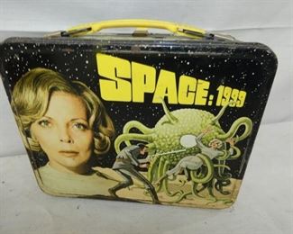 VIEW 2 SIDE 2 SPACE LUNCH BOX
