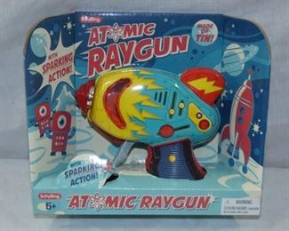 RAY GUN W/ ORIG. BOX 
