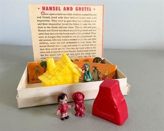 LOT #121 - $15 - Hansel and Gretel - Vintage Miniature Playset