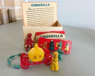 LOT #122 - $10 - Cinderella - Vintage Miniature Playset (coach has one small broken part)
