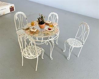 LOT #129 - $15 - Miniature Garden Table & Chairs (Dollhouse)