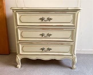 LOT #177 - $40 - French Provincial 3-Drawer Chest (30.5" L x 19" W x 29.25" H)