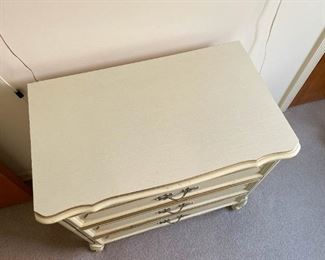 LOT #177 - $40 - French Provincial 3-Drawer Chest (30.5" L x 19" W x 29.25" H)