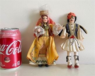 LOT #189 - $15 - Pair of Ethnic / Cultural Dolls, Traditional Clothes / Costumes