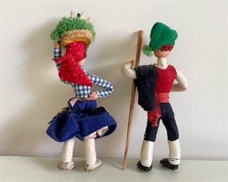 LOT #191 - $15 - Pair of Ethnic / Cultural Dolls, Traditional Clothes / Costumes