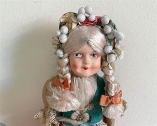 LOT #202 - $25 - Ethnic / Cultural Doll, Traditional Clothes / Costumes, Girl