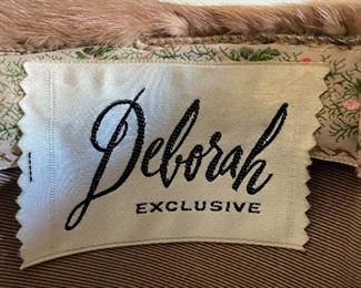 LOT #299 - $20 - Vintage Deborah Exclusive Hat 