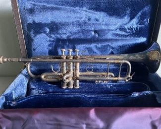 LOT #338 - $800 - Bach Stradivarius Trumpet Model 37