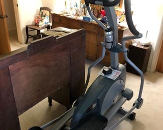 Schwinn 418 Elliptical Trainer.