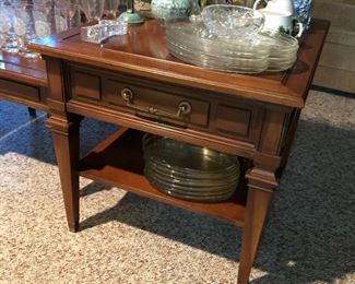 Vintage side/accent table by Hekman.