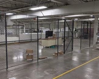 Metal Storage Cage with Locking Door