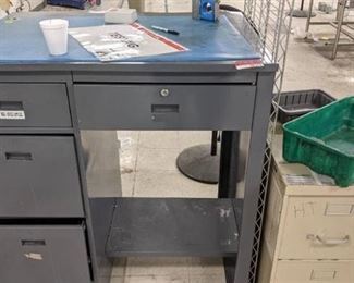 Standing Work Bench With Storage