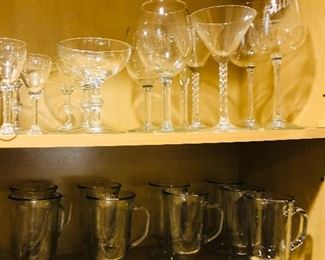 GLASSES & COFFEE CUPS