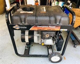 BRIGGS & STRATTON GENERATOR