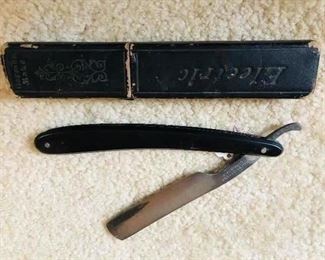 STRAIGHT RAZOR