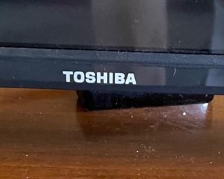 Toshiba LED HD TV 43L310U 24x38x9in HxWxD