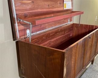 AS-IS MCM Walnut LANE Princess Cedar Chest Blanket Hope 22x43x18in HxWxD