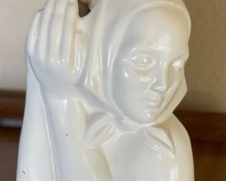 Catalina Pottery Peasant Girl Head Vase 7x5x4.5in HxWxD