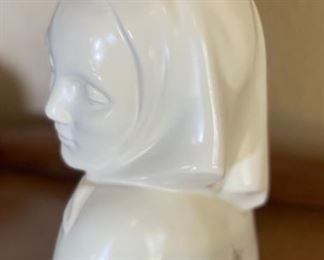 Catalina Pottery Peasant Girl Head Vase 7x5x4.5in HxWxD