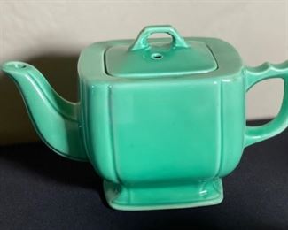 Homer Laughlin Riviera Teapot Green Fiesta 5x4.5x8in HxWxD
